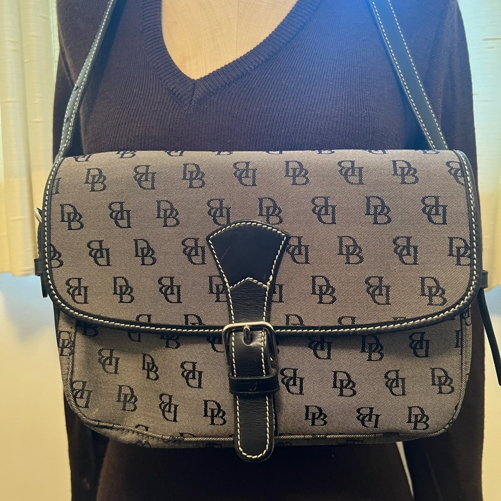 Dooney & Bourke Purse